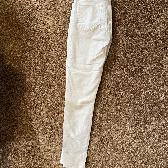 NWOT Loft White Skinny Jeans NWOT - Picture 3 of 3